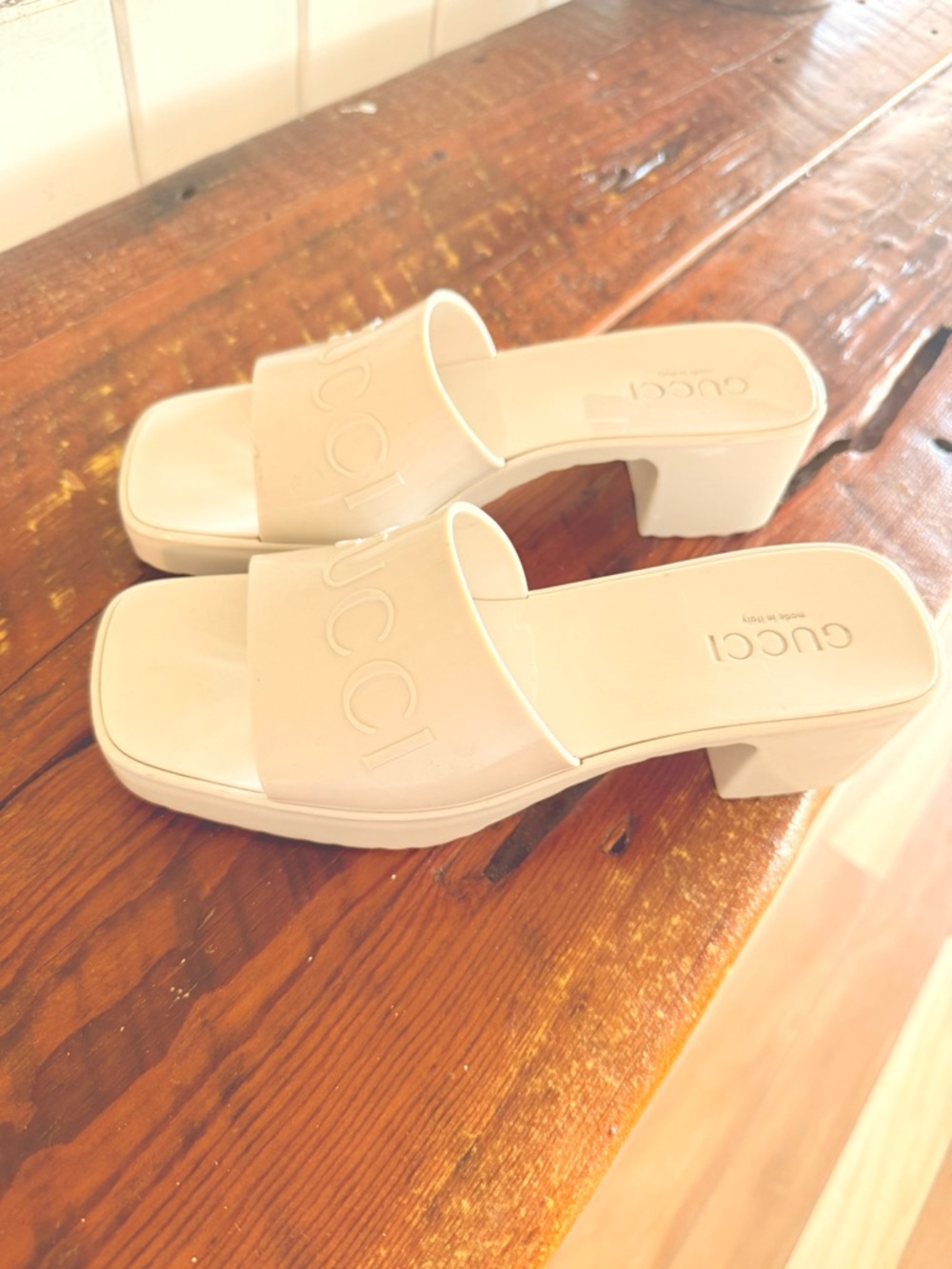 Gucci Cream Platform Slide Mules with Embossed Logo - Picture 5 of 5